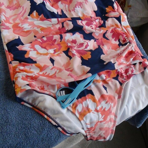 Kona Sol Full Cov Floral Raffle Sleeve Tummy Control One Piece Swimsuit 14 - 22 - Picture 13 of 14